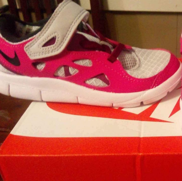 Girls Nike shoes size 10 - Picture 1 of 1
